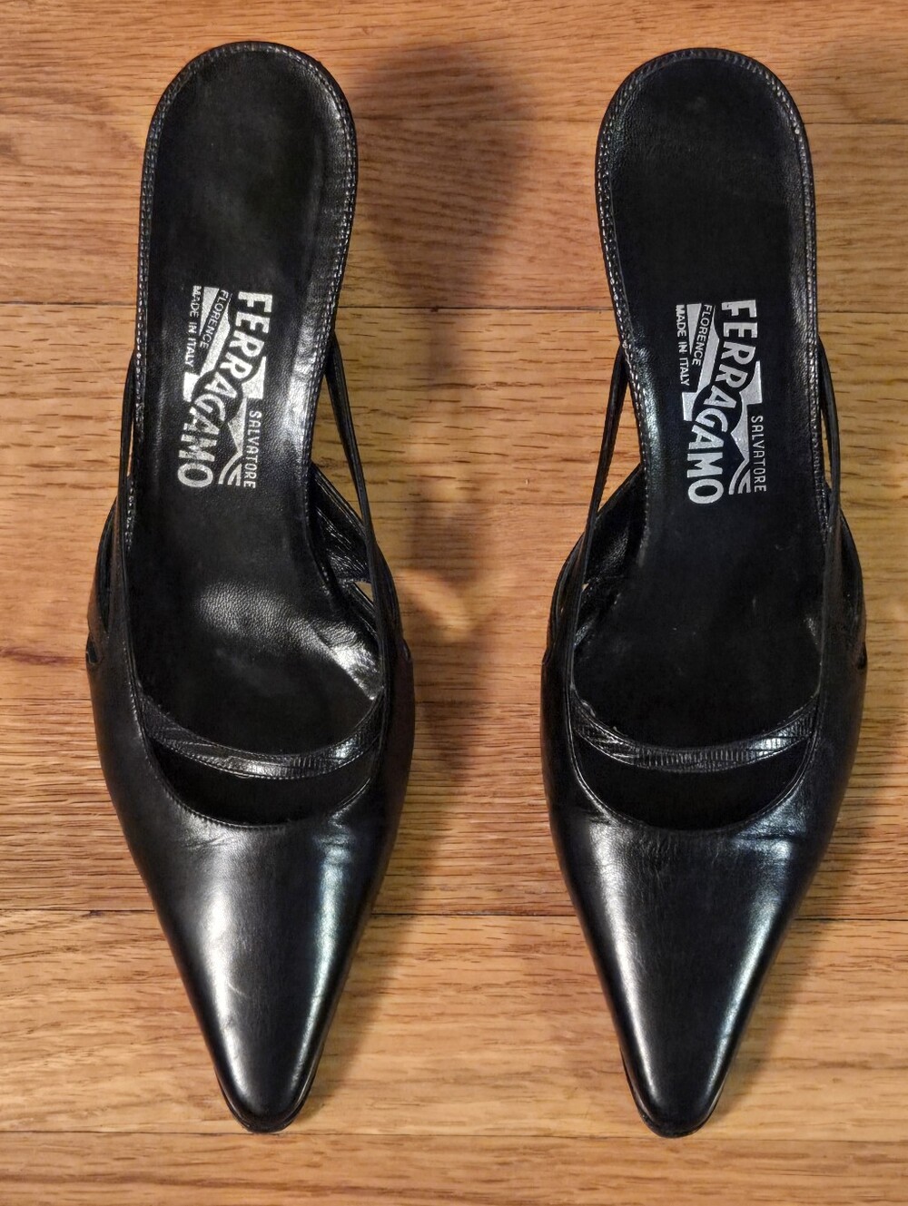 SALVATORE FERRAGAMO Black Leather Mules Shoes Pointed Toes Kitten Heels Size 8.5